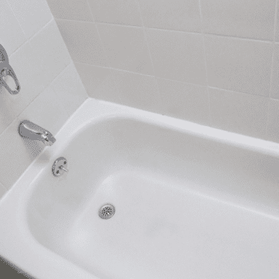 zabudowa wanny gotowa konstrukcja czy wykonać ją samodzielnie