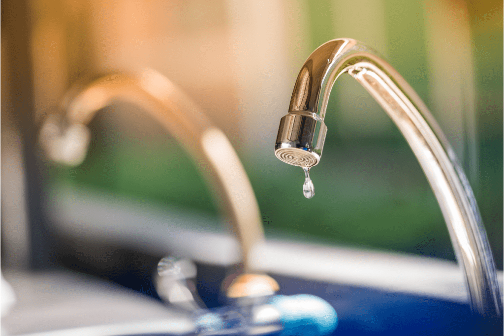 oszczędzanie wody - naprawa cieknącego kranu