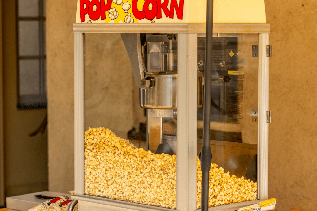 Popcorn w dużej maszynie
