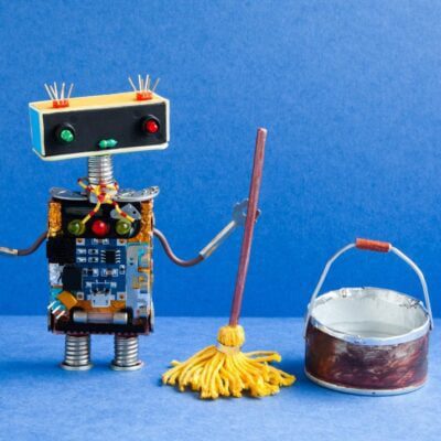 robot sprzątający mieszkanie z mopem