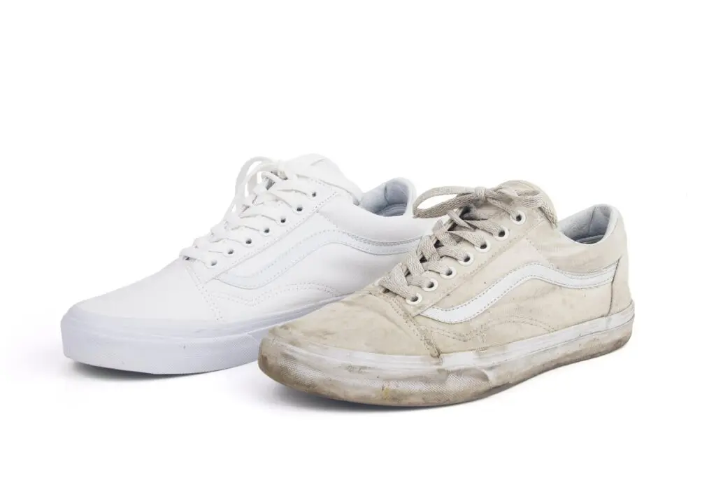 białe buty przed i po czyszczeniu