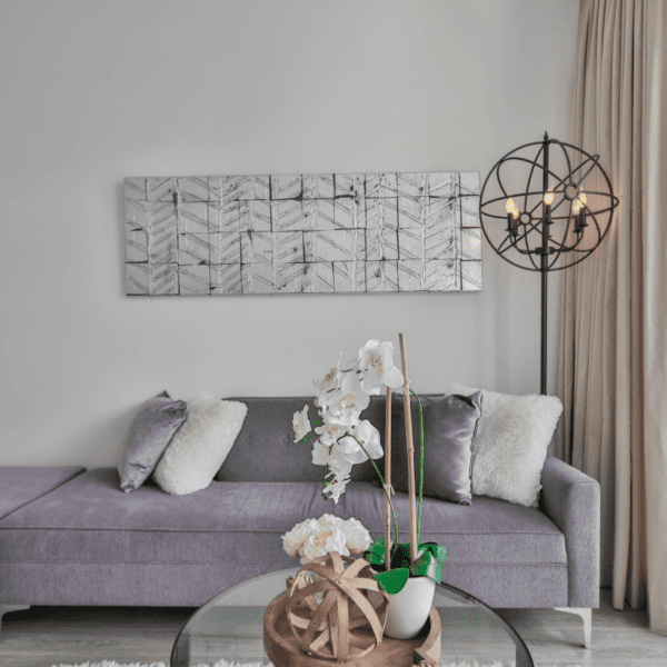 jakie zasłony do szarych ścian