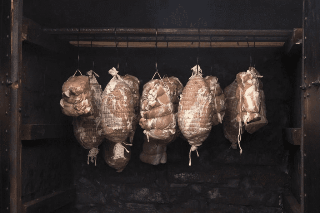 Wędzenie mięs na zimno