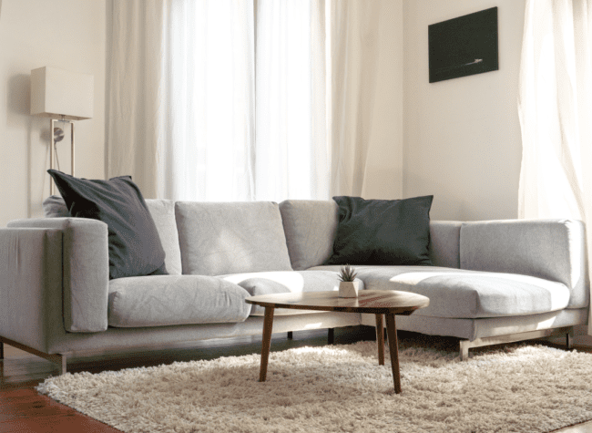 kanapa do salonu - salon, pokój dzienny, stolik kawowy, sofa
