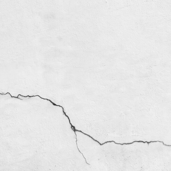 czy da się zamaskować nierówne ściany jak to zrobić