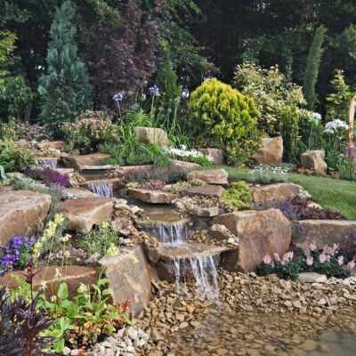 skalniak z wodospadem