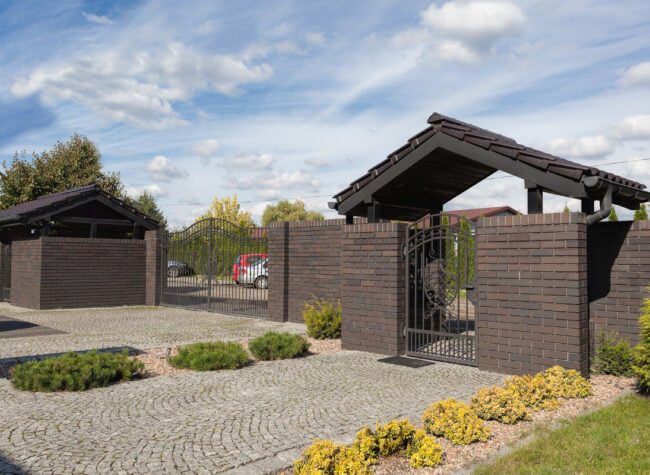 ogrodzenie murowane z pustaków jak zrobić