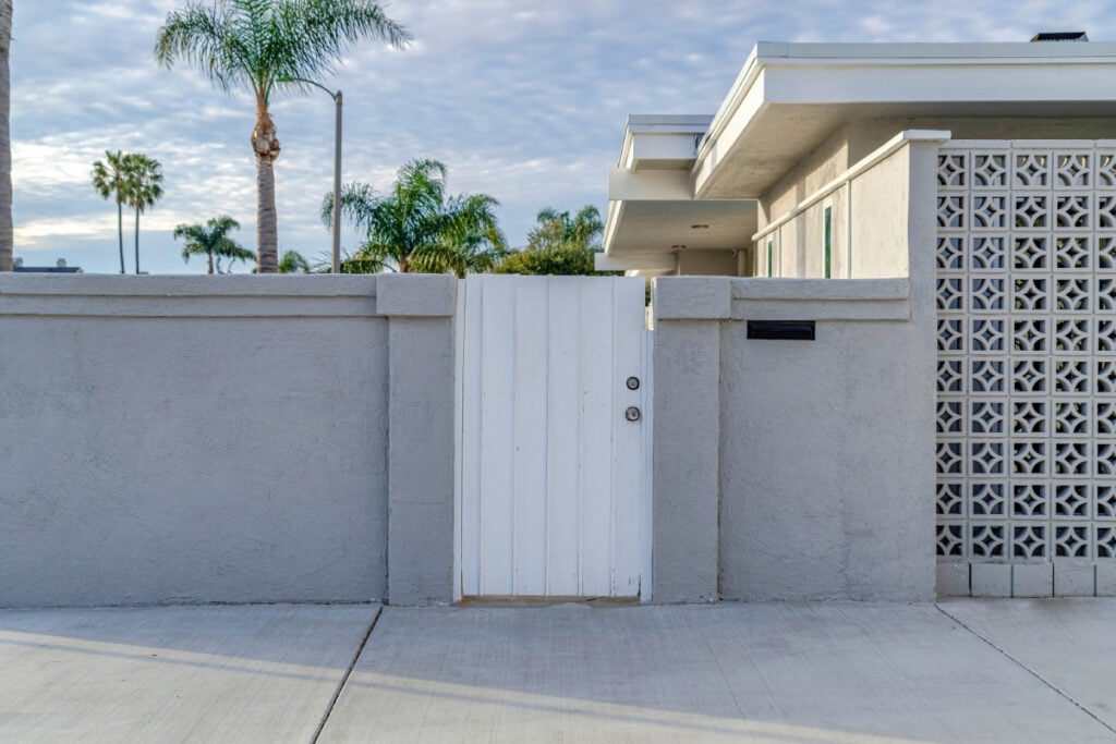 Ogrodzenie betonowe w nowoczesnym stylu