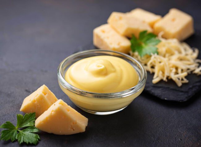 Sos serowy z różnych serów