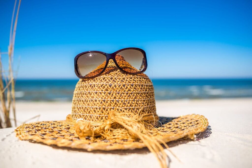 jak sprawdzić czy okulary mają filtr UV - okulary przeciwsłoneczne są wazne na plaży