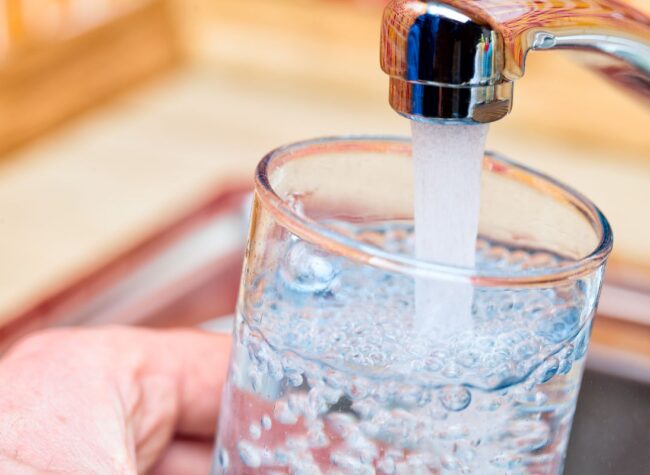 Ile stopni ma zimna woda w kranie