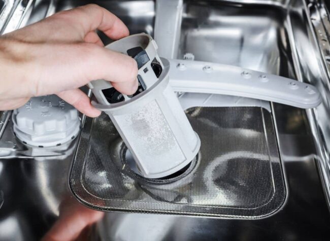 Jak wyczyścić filtr w zmywarce