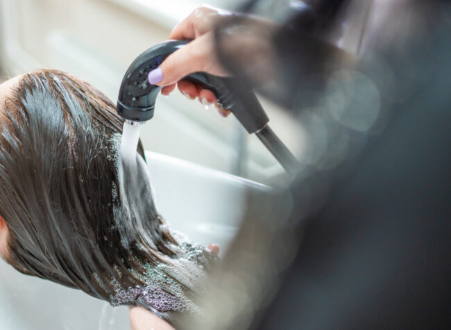 Jak zmiękczyć wodę do mycia włosów