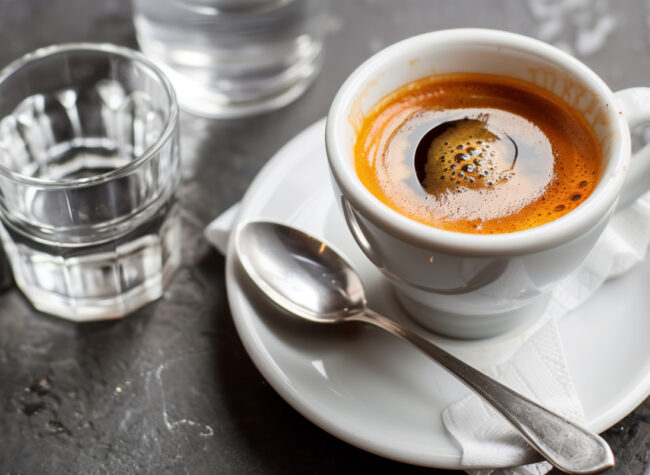 Woda do espresso: przed czy po?