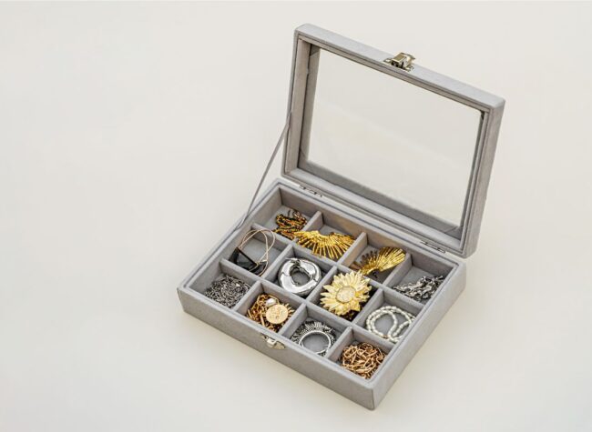 jak przechowywać biżuterię