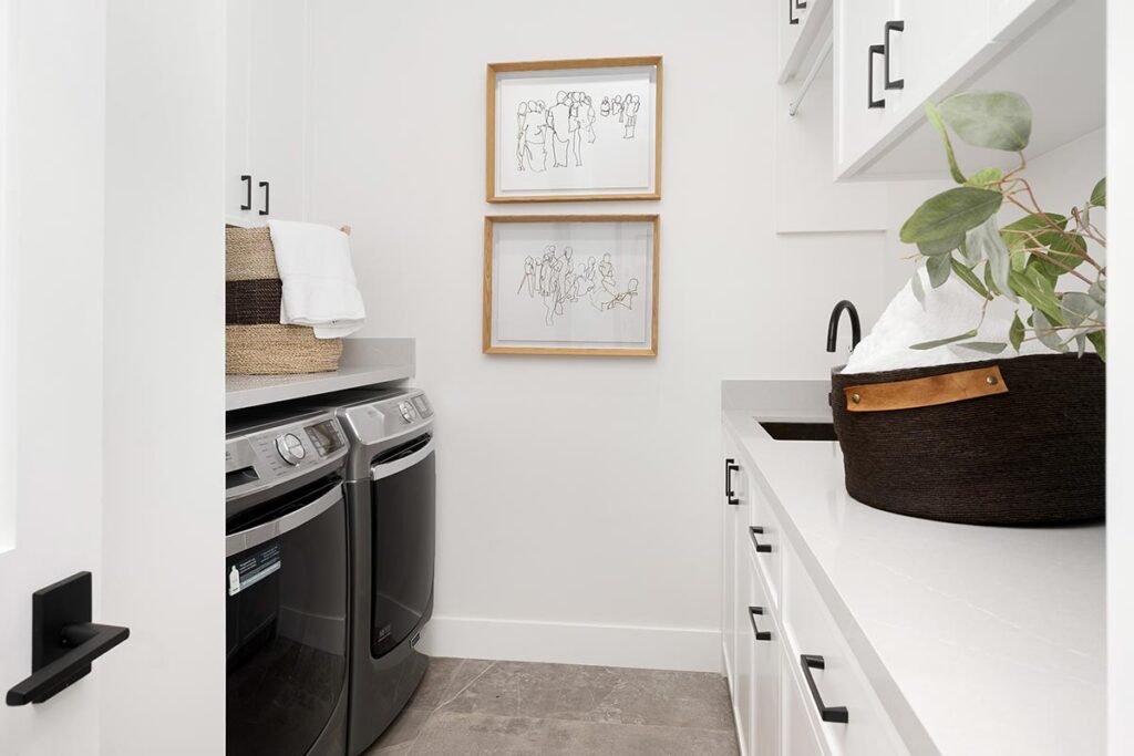 Dobrze urządzone pomieszczenie gospodarcze