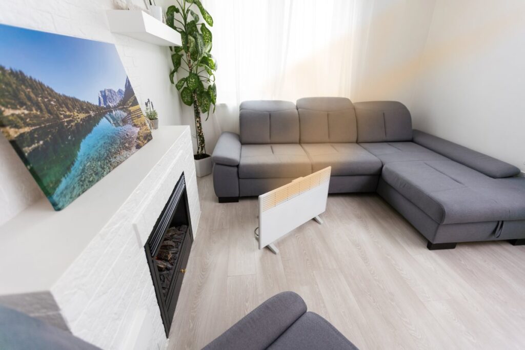 Przenośny promiennik podczerwieni ogrzewający salon