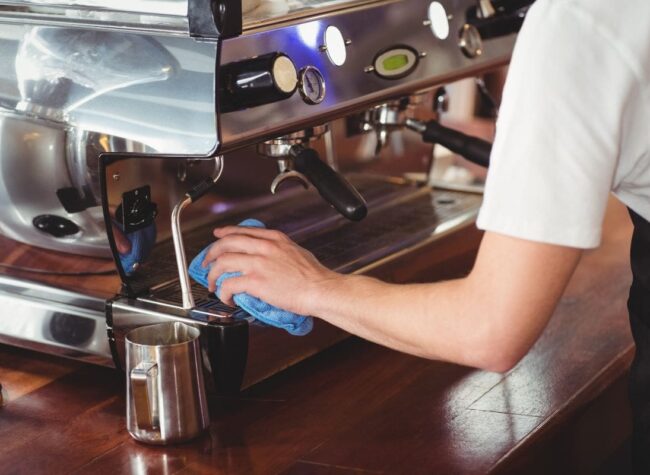 jak odkamienić ekspres saeco