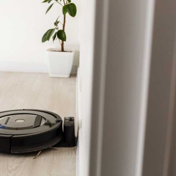 iRobot Roomba – który wybrać? Ranking robotów sprzątających z funkcją mopowania